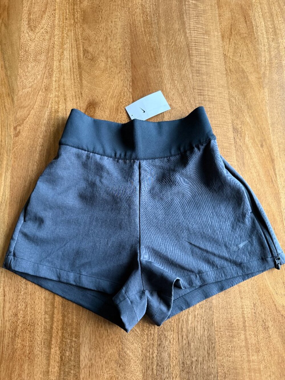 Nike Women's Team Tech Pack High-Waist Woven Shorts Black Size M — DX0626-010